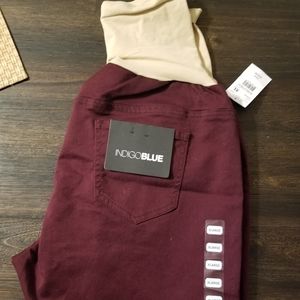 NWT: Skinny maternity jeggings
